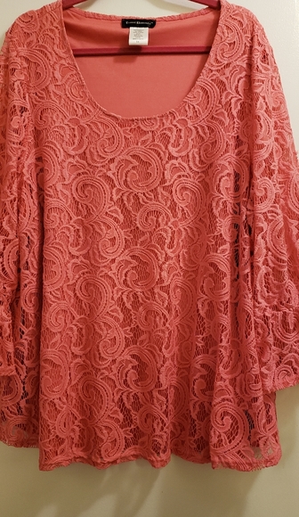 ❤️SOLD!❤️Beautiful Pink Lace Top - Picture 1 of 3